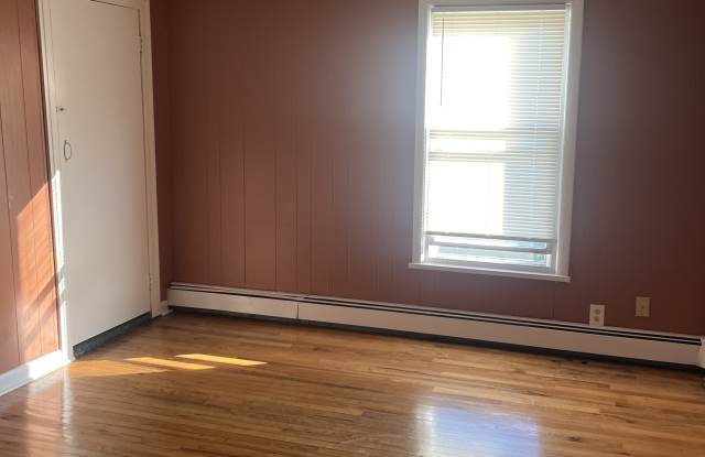 58 Lewis Avenue Gallery 1