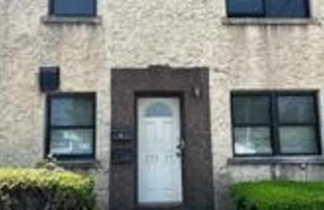256-04 Hillside Avenue Gallery 2