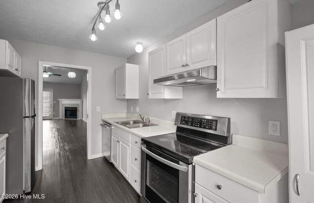 225 John Court Gallery 3