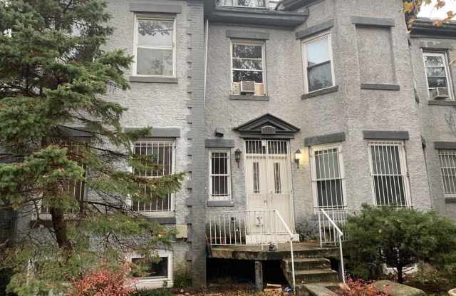 4000 Marlboro Pl NW Unit 1 Gallery 2