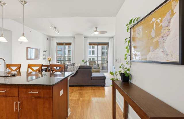 701 Royal Court - 601601 Gallery 2