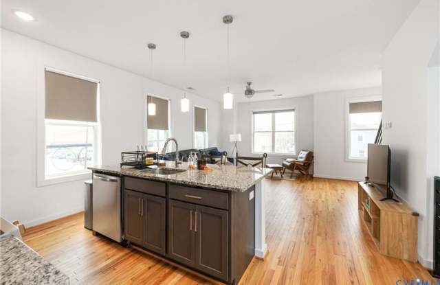 Move in Ready from 11/15/2026 3 BEDROOMS WITH 3 FULL BATHROOMS, ROOF TOP TERRACE, PLENTY OF PARKING Gallery 1