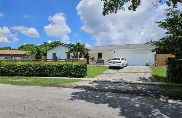 13035 SW 256th Ter - 13035 Southwest 256th Terrace, Princeton, FL 33032