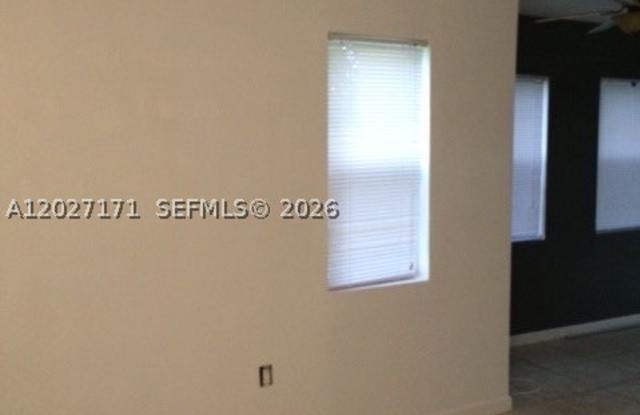 1702 N 28th Ave Gallery 3