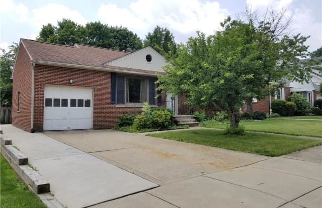 436 Adena St Northeast - 436 Adena Street Northeast, North Canton, OH 44720