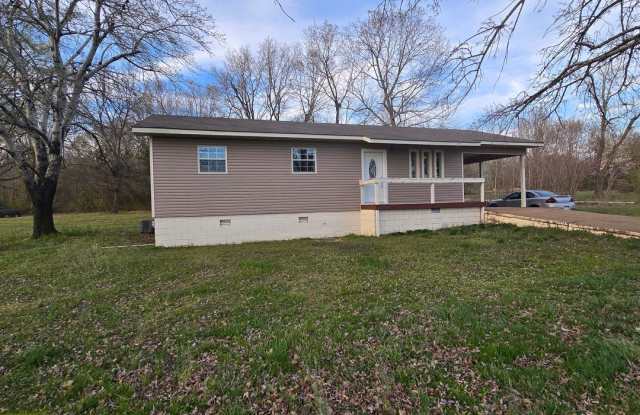 3 Bedroom/1 Bathroom Home in Batesville photos photos