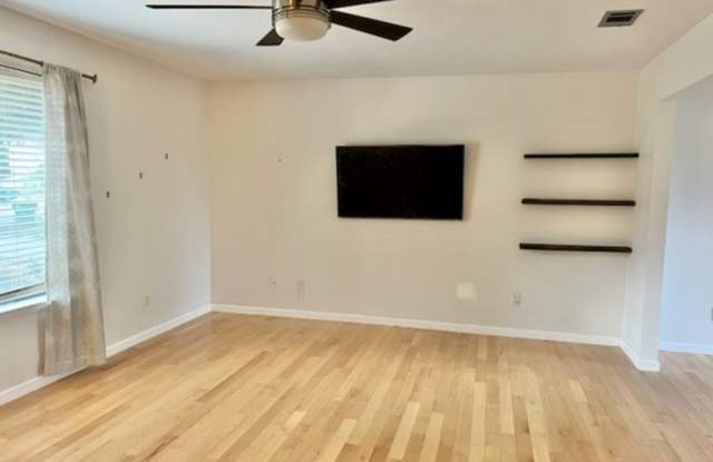 118 Beverly Drive Gallery 2