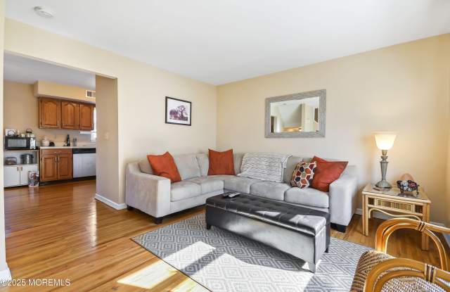 1001 Central Avenue unit: 5 photos photos