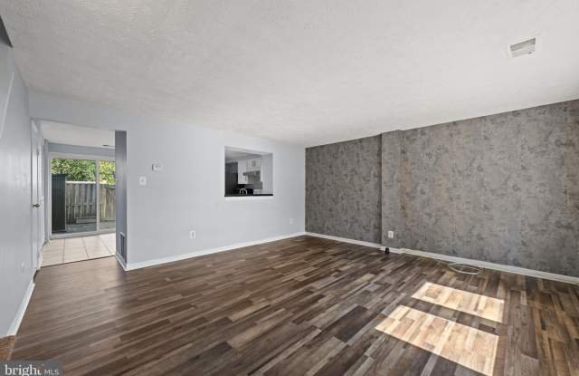 9020 SAINT STEVEN Court Gallery 3