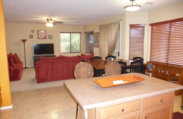 1042 N Moccasin Trail Gallery 4