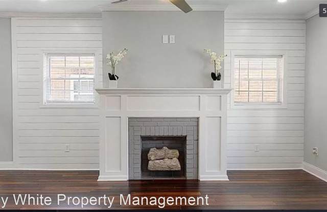 1049 Mayson Turner Road NW Gallery 4
