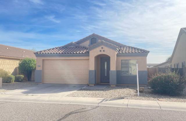 SPACIOUS 4 BEDROOM, 2 BATH SPLIT FLOOR PLAN photos photos