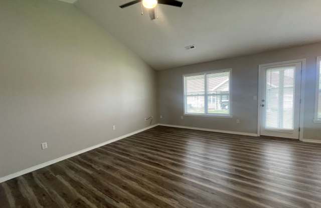 Updated 3 Bedroom Patio Home with 2 Car Garage photos photos