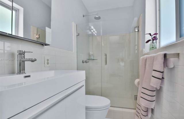 10610 NE 11th Ct photos photos 10610 NE 11th Ct photos photos