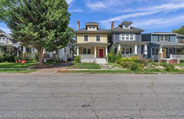 Spacious, Stunning 5 Bedroom Home in Norfolk Available NOW! photos photos