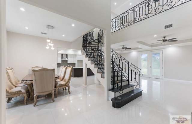 5393 SLEEPY HOLLOW DR. Gallery 4