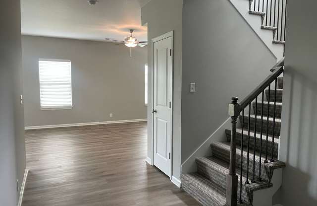 Stunning 4 Bedroom 2.5 Bathrooms - Coming Available Soon! Gallery 3