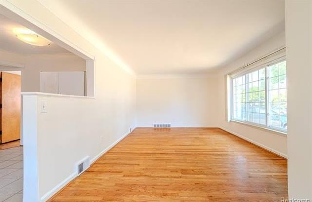 23000 Alger Street Gallery 4