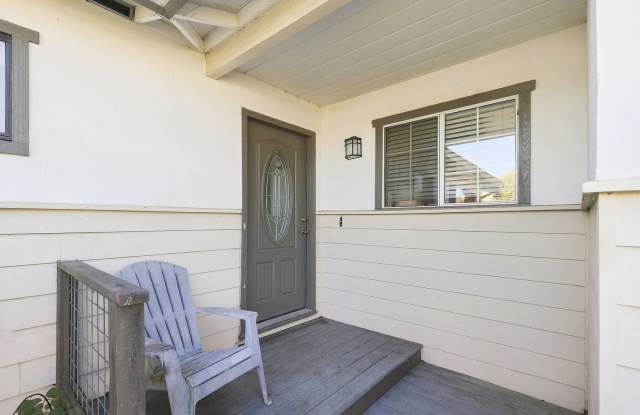 PURE Property Management Presents: Inviting 3 Bedroom 2 Bath Home in Rohnert Park! Gallery 3