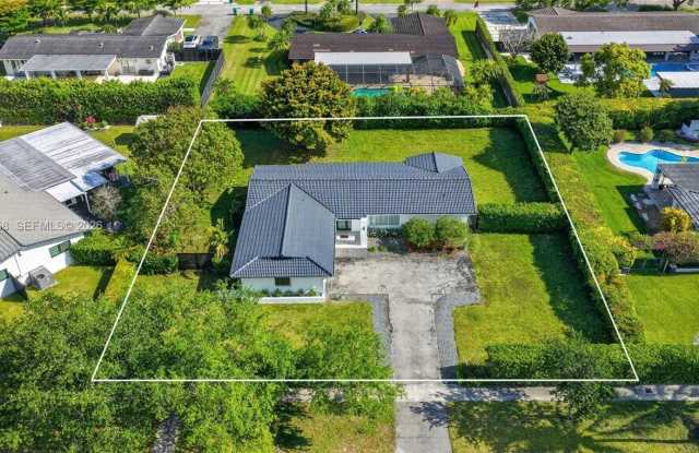 8161 SW 104th St photos photos