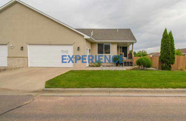 South Sioux Falls 3BR Twin Home | Main Floor Living & Finished Lower Level! Gallery 1