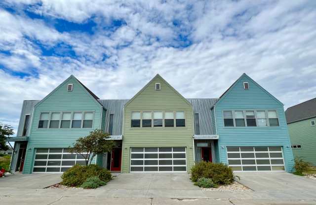 Stunning Modern Urban Loft – Spacious, Stylish, and Conveniently Located photos photos