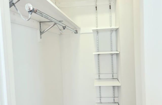 359 N 12th Street Gallery 4