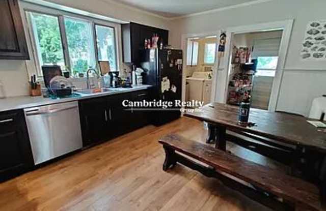 17 Cleveland St. photos photos