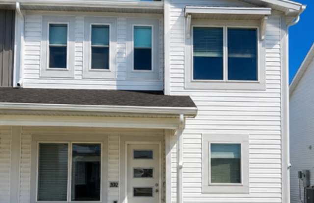 Limited Time Offer: Get THREE Months FREE with a 15-Month Lease! photos photos