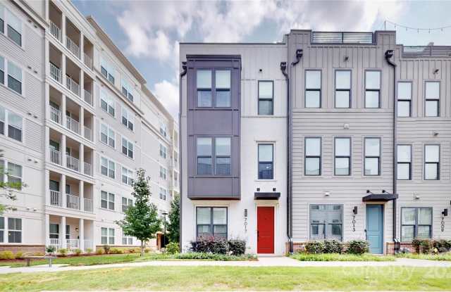 7017 Louie Lane photos photos
