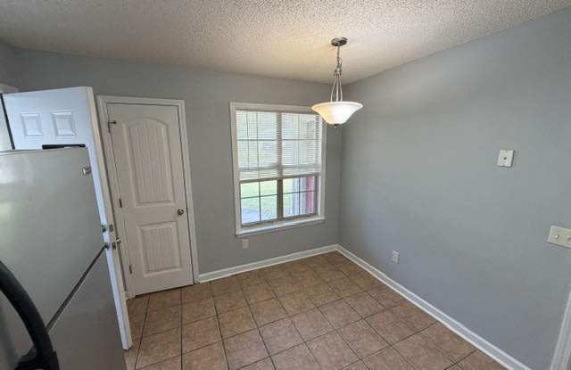 806 Malibu Dr Gallery 3