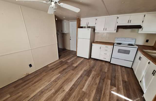 2 bedroom, 1 bath - 114 South 5th Street, Clyde, TX 79510
