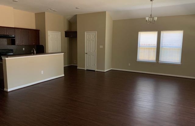 8205 Claiborne St **Ask about our NO CASH DEPOSIT option!** Gallery 4