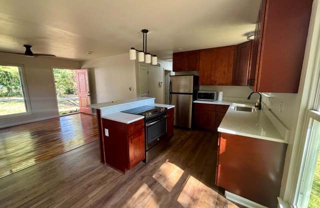 3 Bed/2 Bath Home in Webster Groves School District Gallery 4