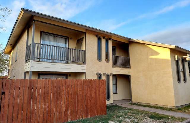 101 Shannon - 101 Shannon Circle, Del Rio, TX 78840