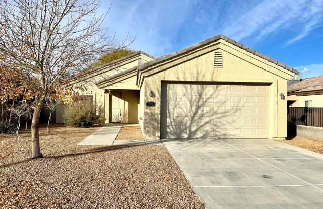 Beautiful 3 Bedroom Home in Central Kingman! photos photos