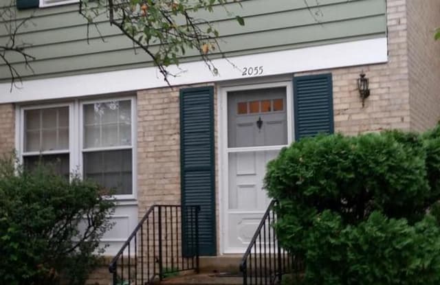 2055 MAYFLOWER DR - 2055 Mayflower Drive, Lake Ridge, VA 22192