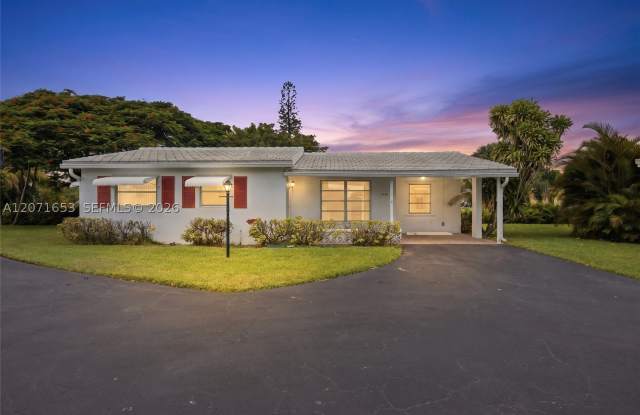 4305 NW 1 TER Gallery 1