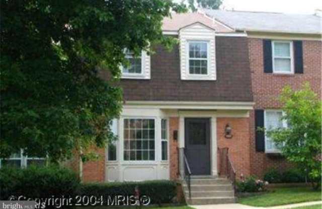 7437 CHUMMLEY COURT - 7437 Chummley Court, Idylwood, VA 22043