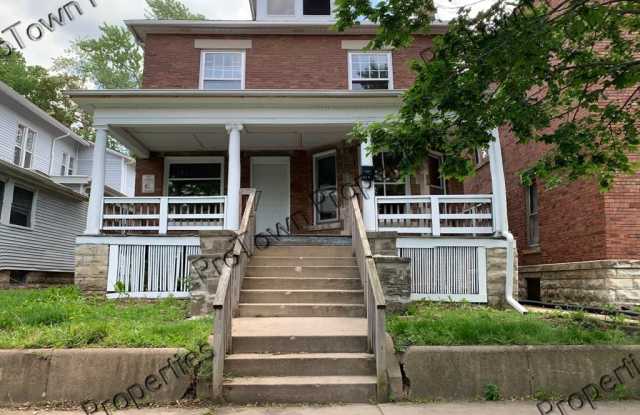 208 N Hickory St photos photos