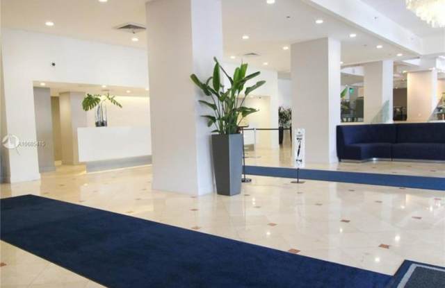 100 Lincoln Road Gallery 4