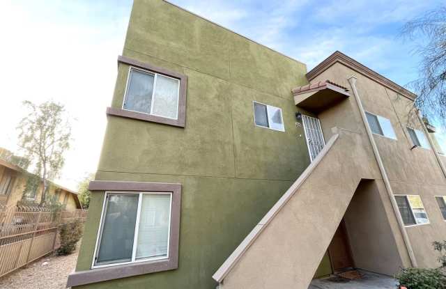 Gated Community Condo Gallery 3