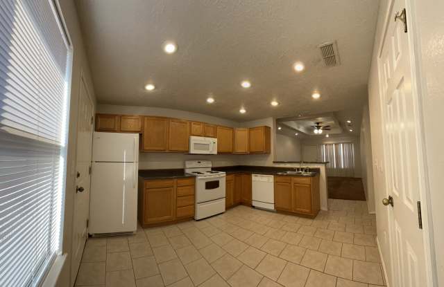 1713 Martin Luther King Junior Boulevard - B Gallery 4