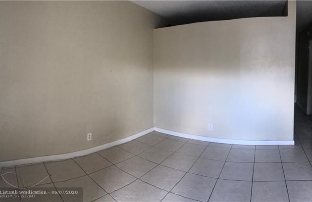 50 SE 12th Street - 50 Southeast 12th Street, Fort Lauderdale, FL 33316