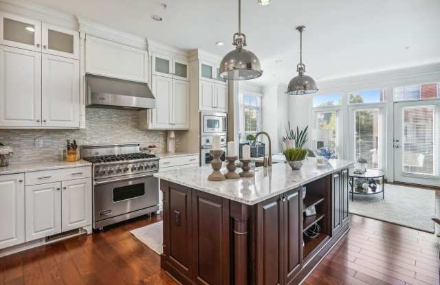 Jaw Dropping 4BR (plus a den), 4.5BA End Unit Luxury Townhome in Pitch Perfect Symphony Park! - 10735 Symphony Park Drive, North Bethesda, MD 20852