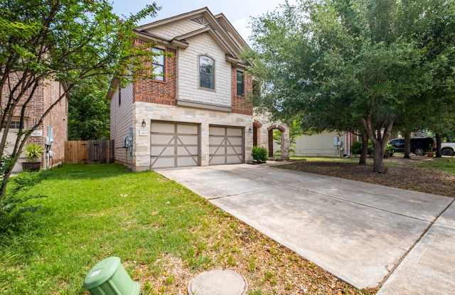 Spacious Solar-Powered 3BR Home Near McKinney Falls State Park | 2 Living Areas | 2,244 Sq Ft Gallery 1