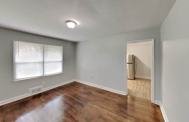 1965 Laurel Ln Gallery 4