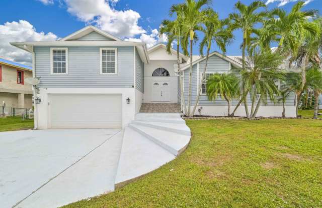 **Direct Gulf Access Pool Home! 4 BED/3 BATH - South Fort Myers** photos photos