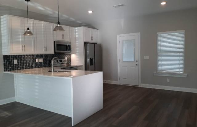 555 Gresham Lane photos photos