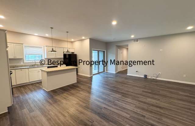 21 GreenTree Drive - 3-C Gallery 3